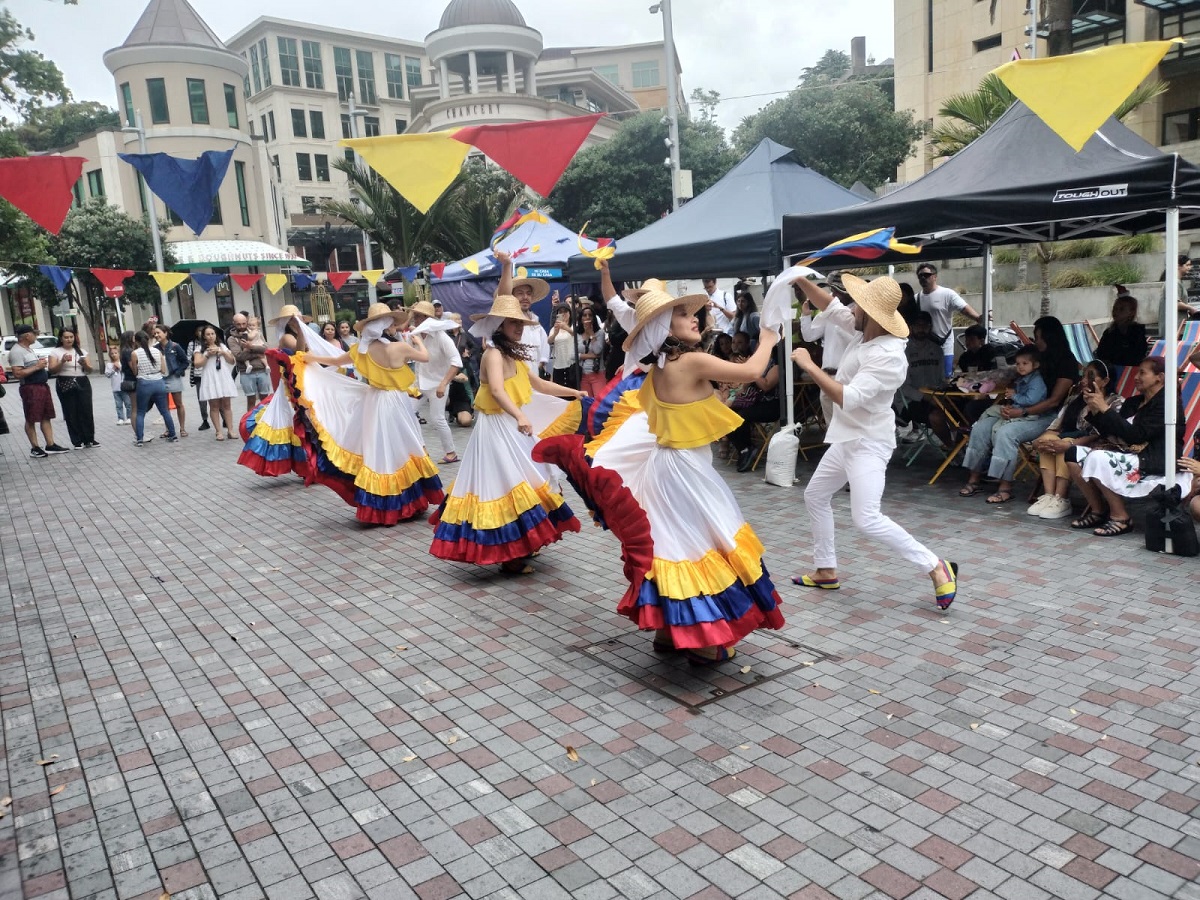 La alegría de la época decembrina fue protagonista en la Kermes Colombiana 2024 