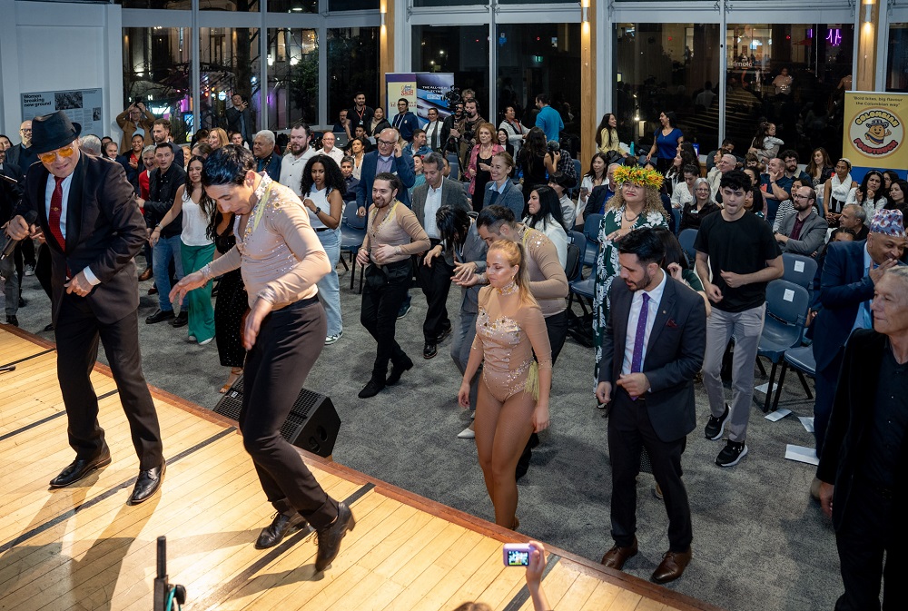La magia de la salsa colombiana se tomó la celebración de la independencia de Colombia en Nueva Zelanda