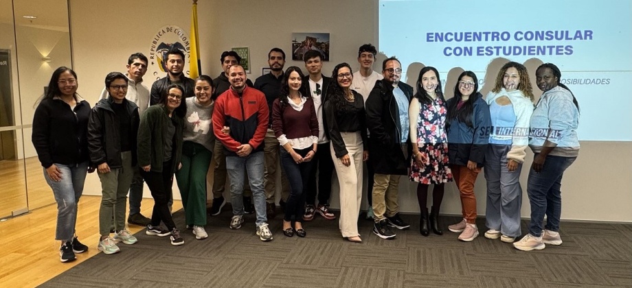 Foto de los estudiantes que asistieron al encuentro en el Consulado de Colombia en Auckland