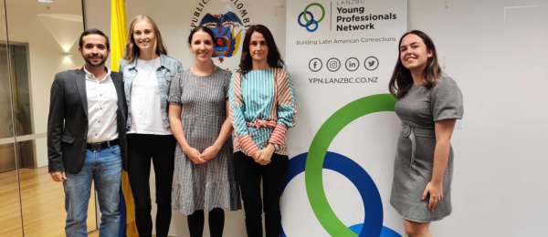 Young Professional Network visita consulado 