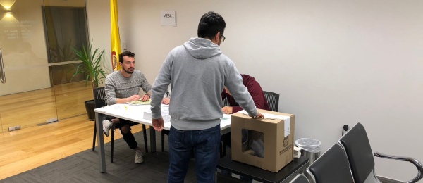 A las 3 de la tarde, hora de Colombia, inició último día de votaciones en el exterior con la apertura de las urnas en Auckland